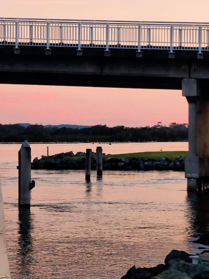 South Pacific Palms Motor Inn Tuncurry Esterno foto