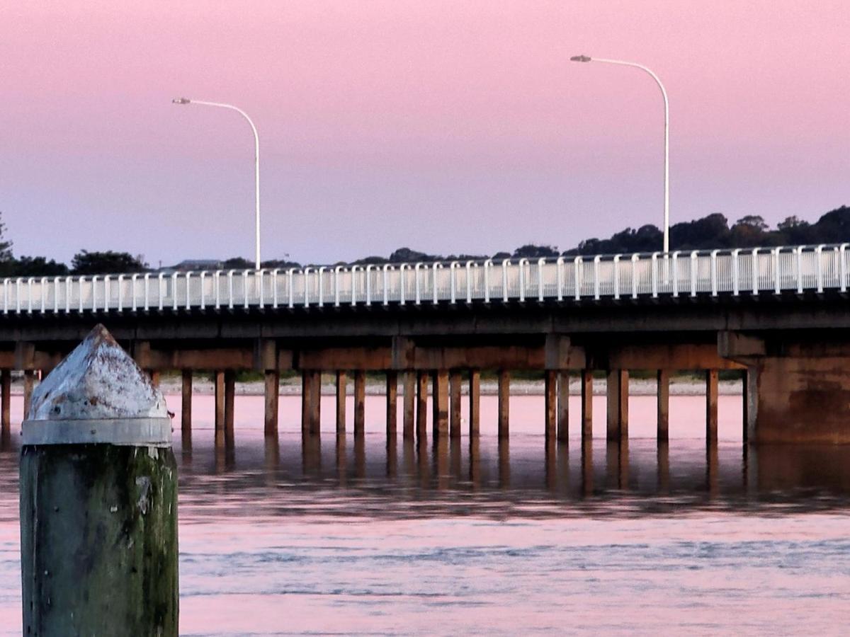 South Pacific Palms Motor Inn Tuncurry Esterno foto