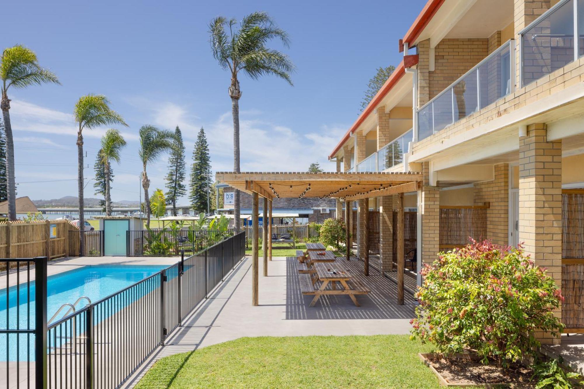 South Pacific Palms Motor Inn Tuncurry Esterno foto