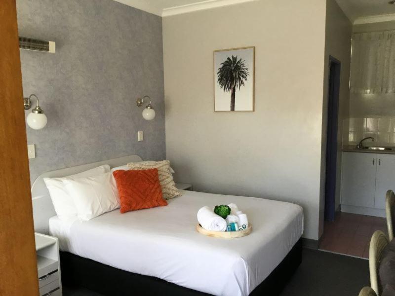 South Pacific Palms Motor Inn Tuncurry Esterno foto