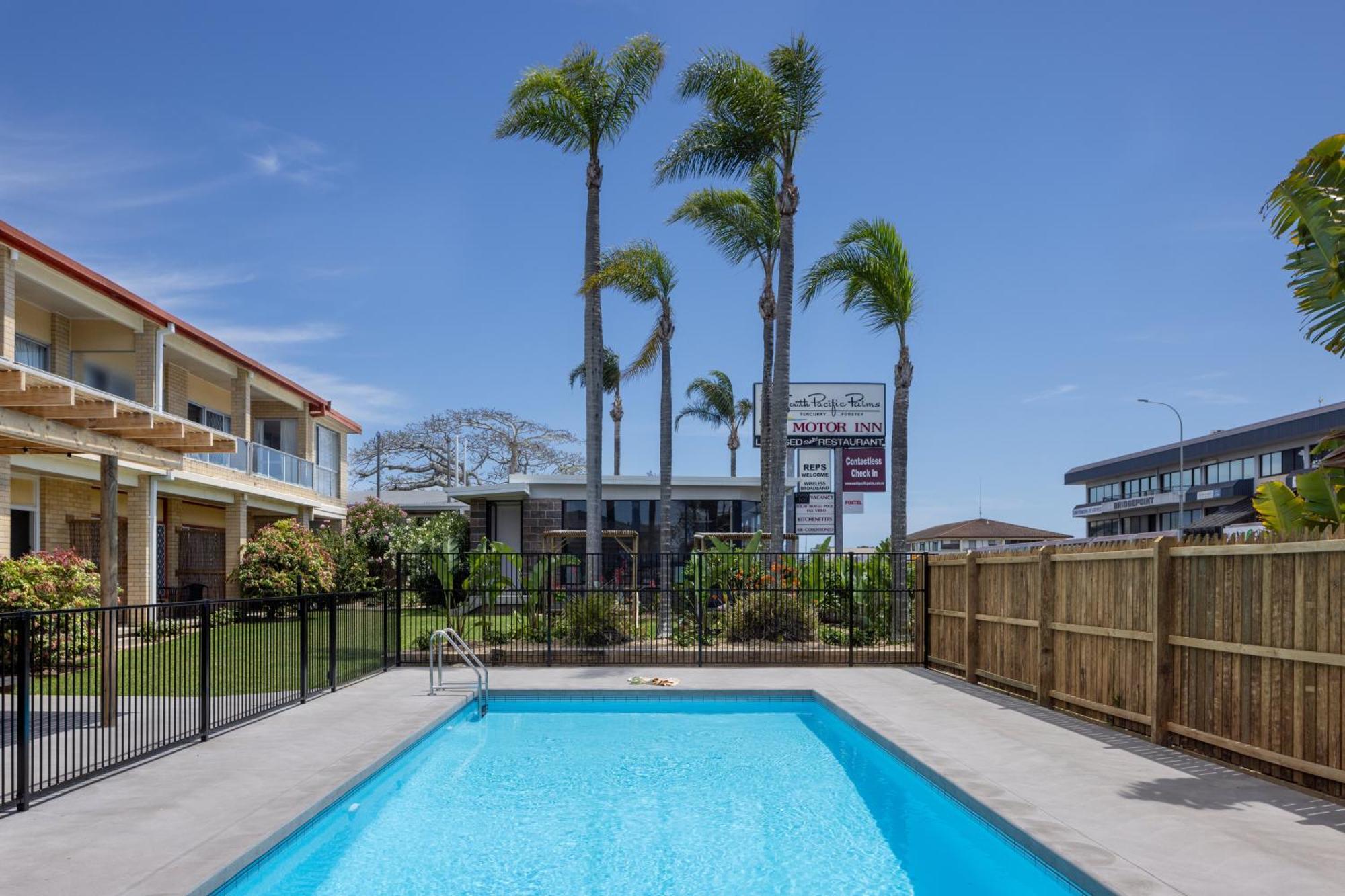 South Pacific Palms Motor Inn Tuncurry Esterno foto