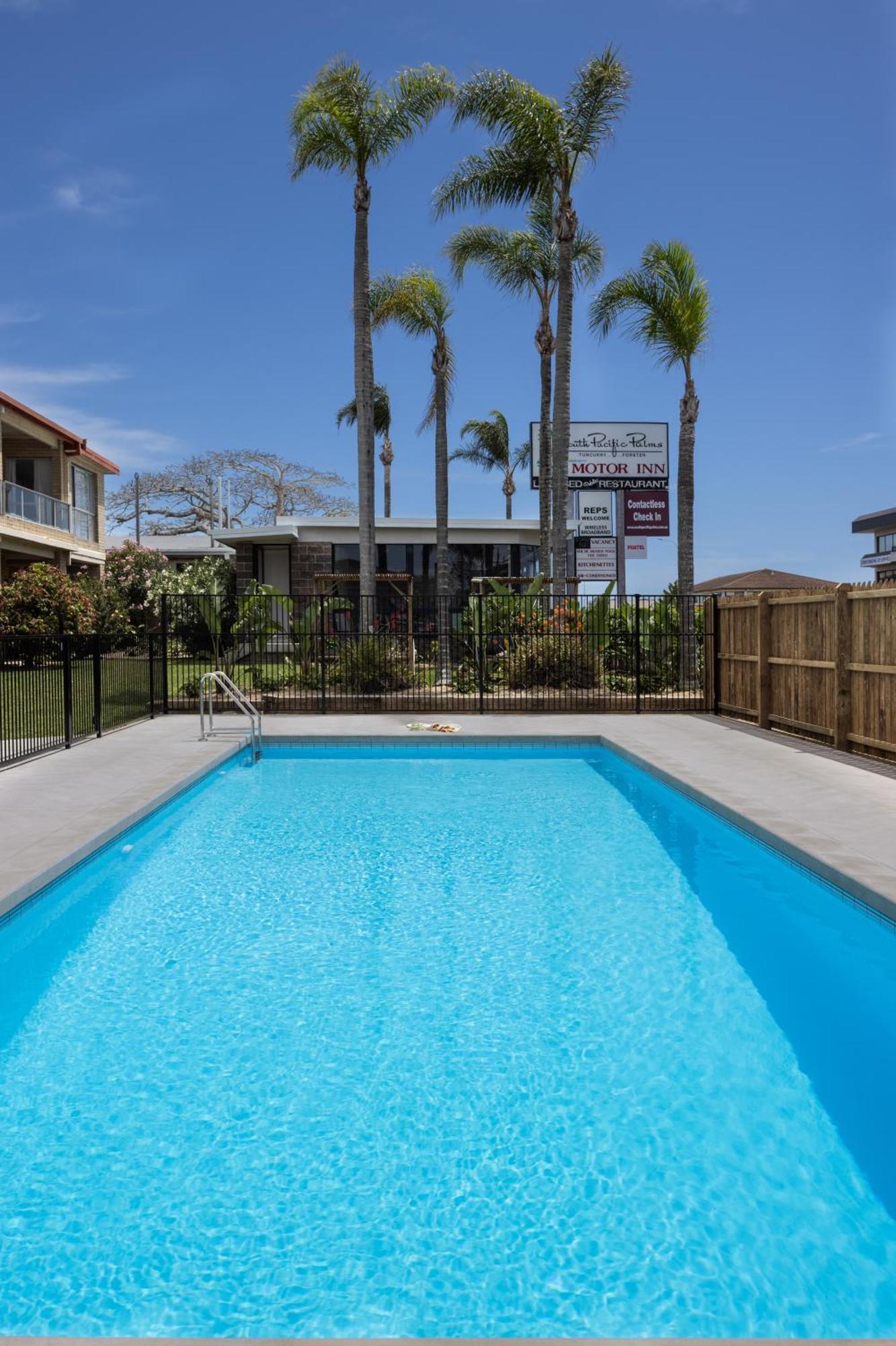South Pacific Palms Motor Inn Tuncurry Esterno foto